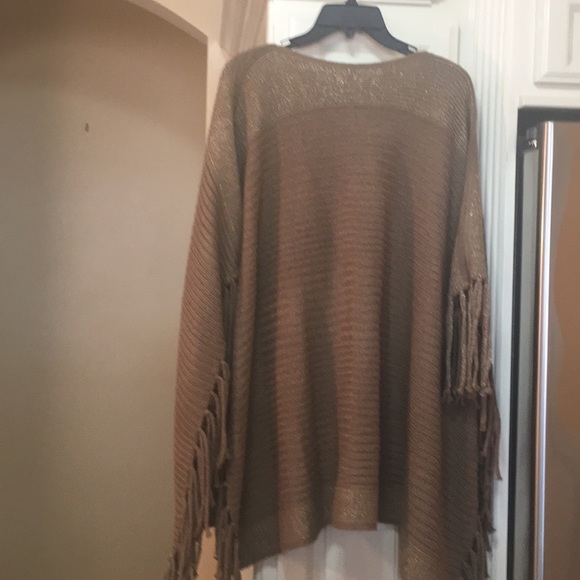 Beautiful Poncho by Multiples - Picture 1 of 7
